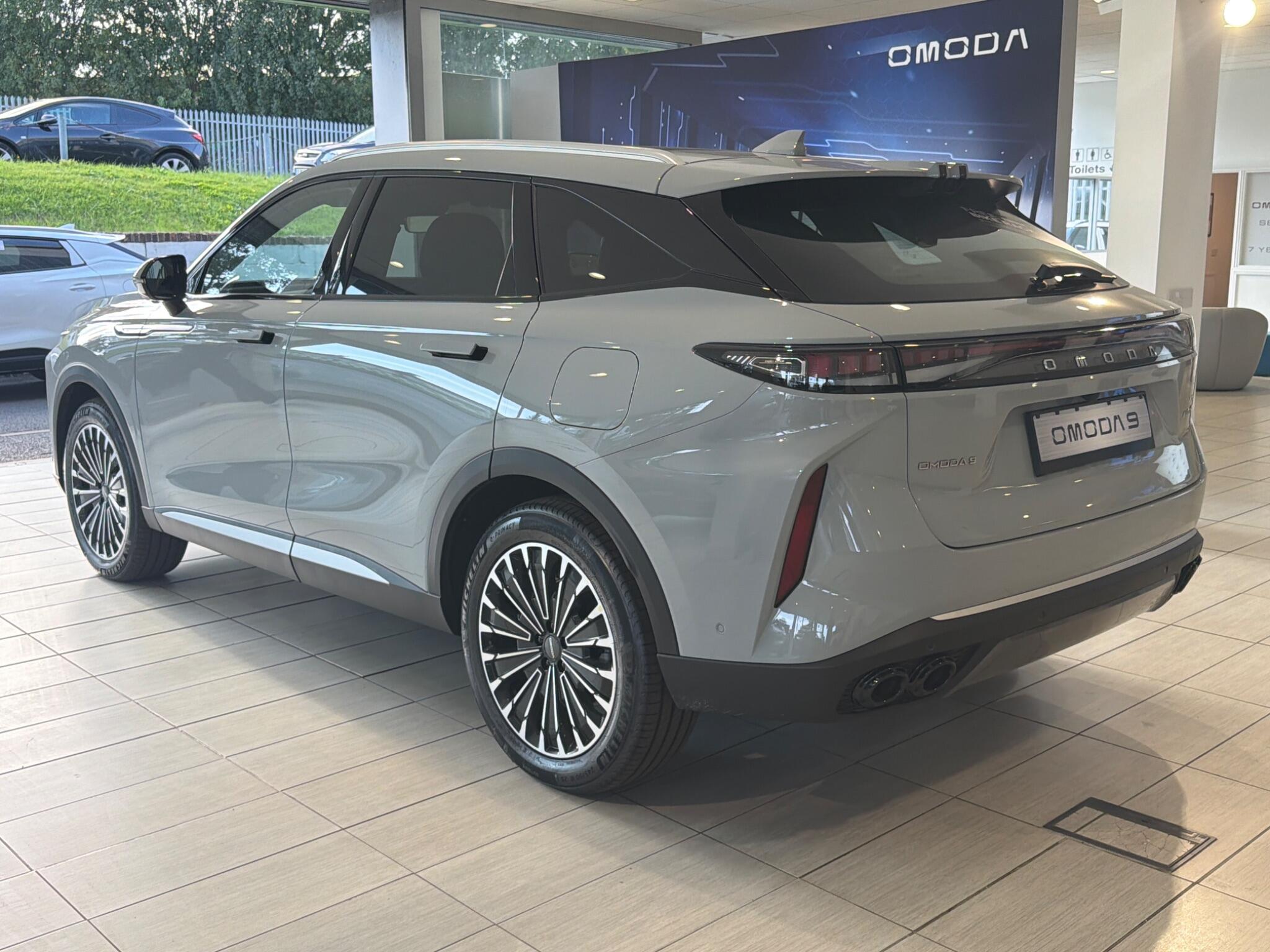Large vehicle image